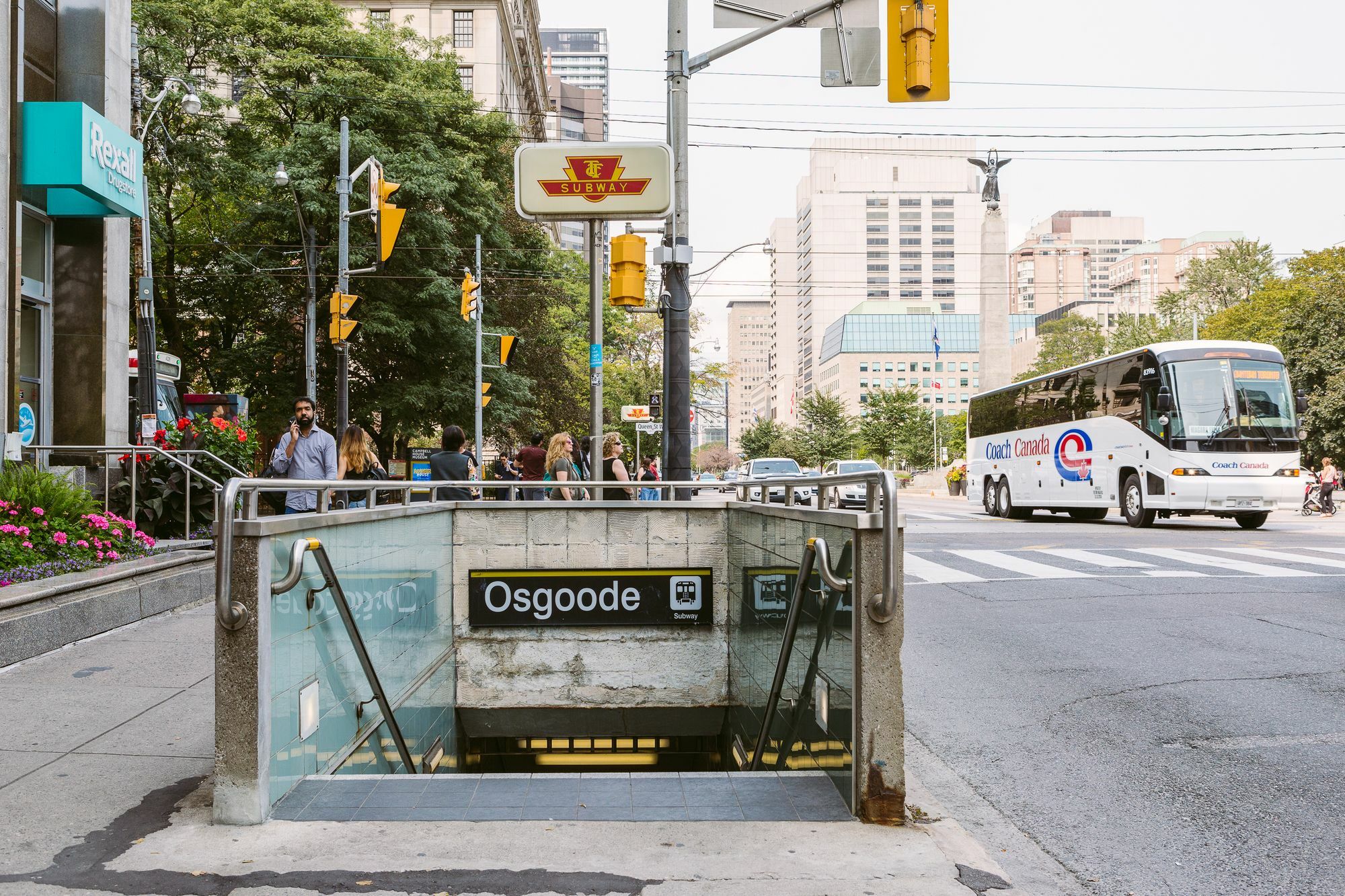 Quickstay - Luxury Executive In Yorkville Toronto Exterior photo